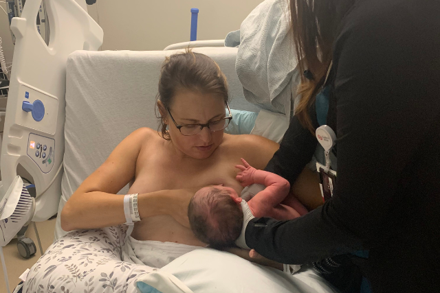 Jenna Pastuszek breastfeeding photo on Informed Pregnancy Blog